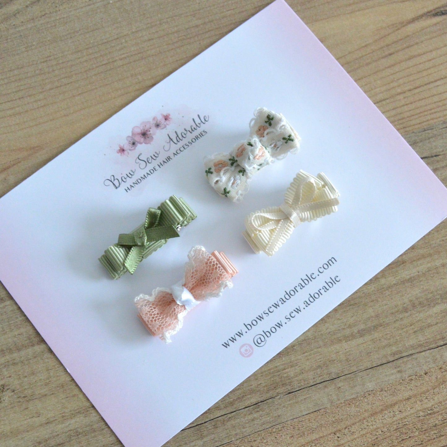 Tiny bow hair clip set