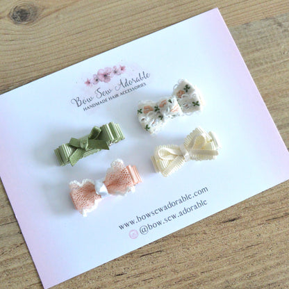 Tiny bow hair clip set