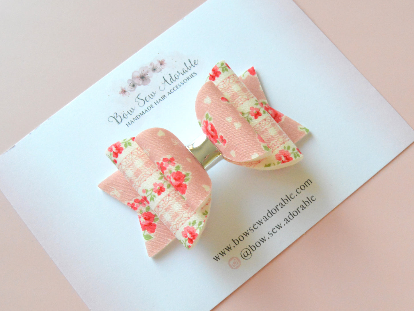 Dusky pink floral hearts | Hair bow