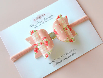 Dusky pink floral hearts | Hair bow