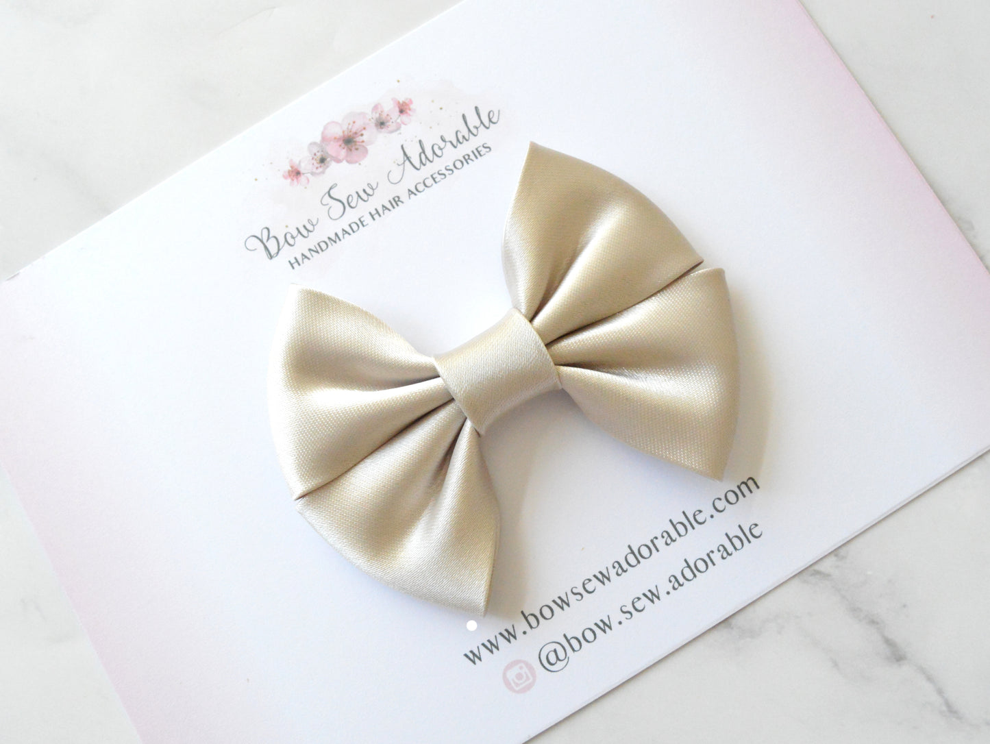 Pearl oyster satin bias | Hair bow